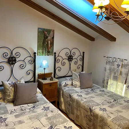Apartamentos Ines Valdelinares  Buitenkant foto